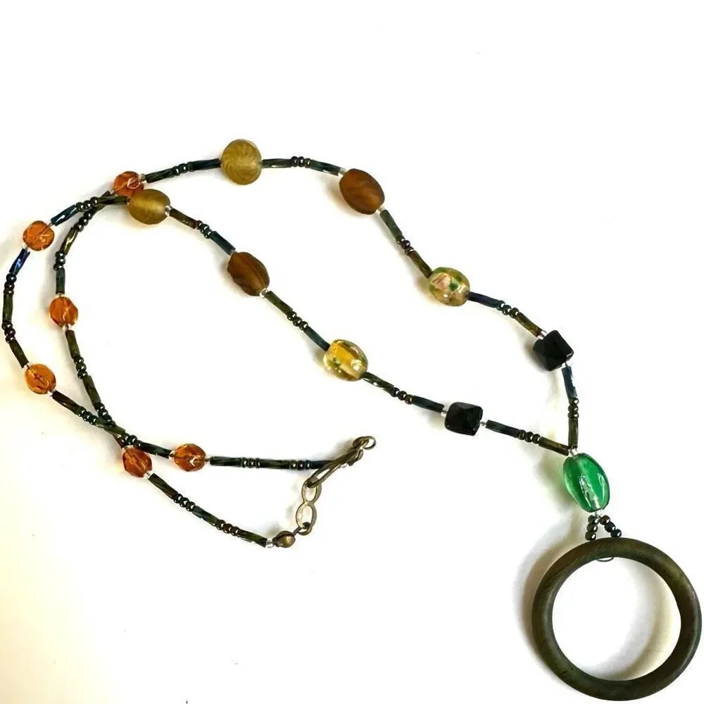 Green open circle beaded pendant necklace